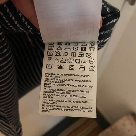 Great condition. Men’s Work In Progress Carhart Shirt. - Picture 6 of 11